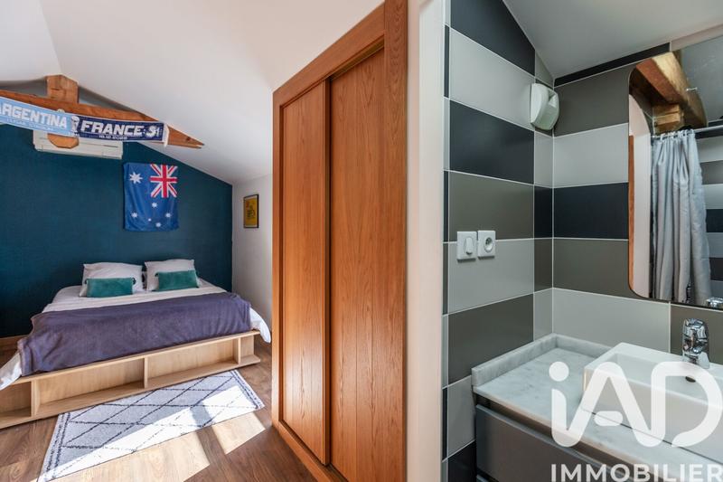 Maison - 238 m² - 6 pièces