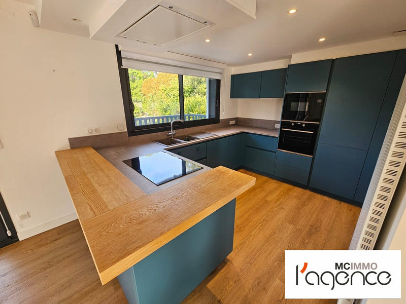 Maison traditionnelle - 195 m² - 6 pièces