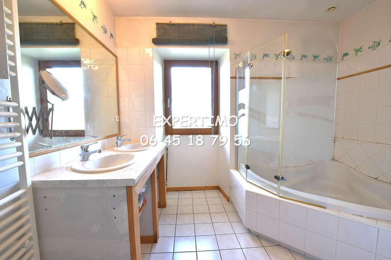 Maison - 200 m² - 10 pièces