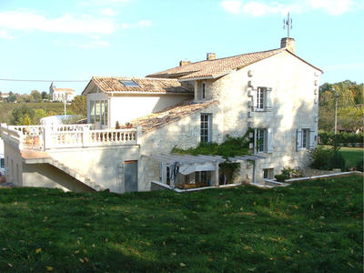 Maison - 300 m² - 11 pièces