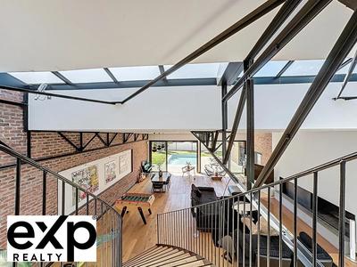 Loft - 494 m² - 10 pièces