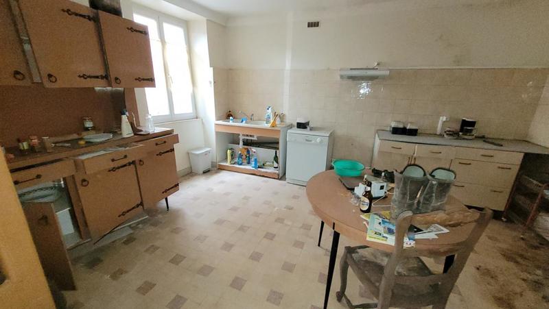 Maison de village - 241 m² - 9 pièces