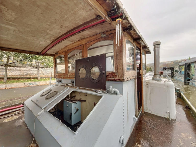 Péniche - 204 m² - 5 pièces