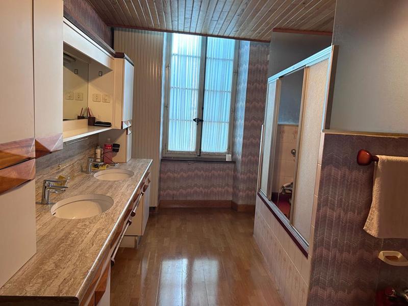 Maison - 318 m² - 8 pièces