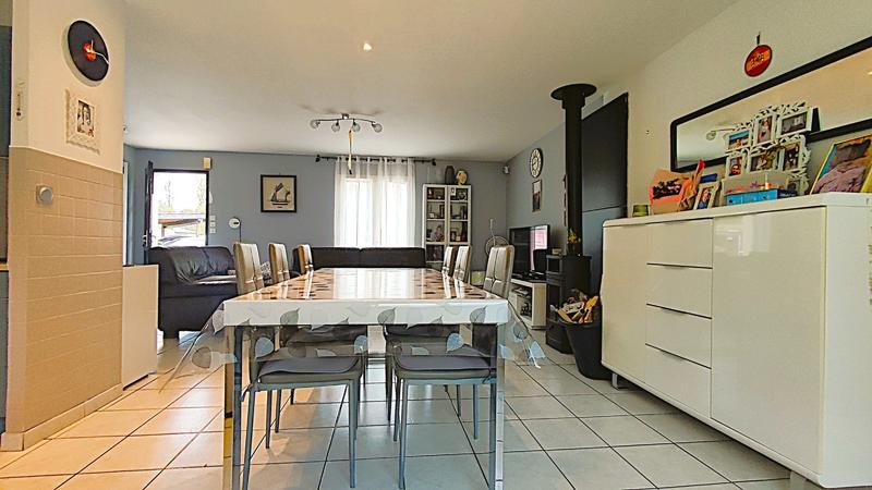Maison - 99 m² - 6 pièces