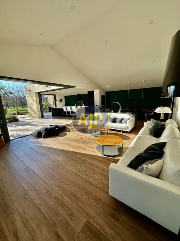 Maison d'architecte - 197 m² - 7 pièces