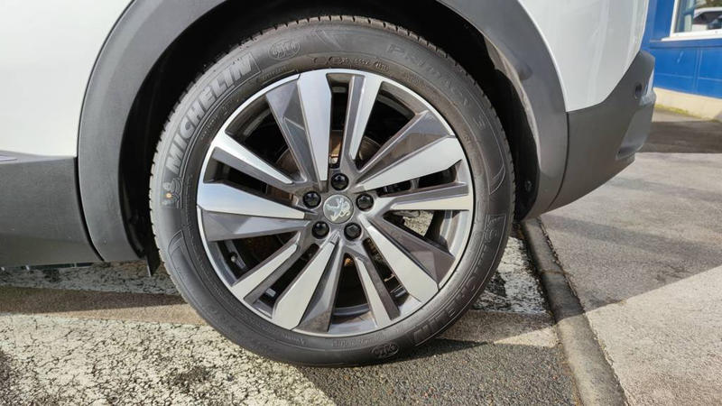 Peugeot 3008 II Hybrid4 300 e-Eat8 Gt