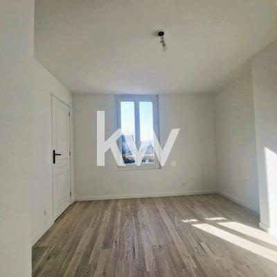 Maison - 94 m² - 5 pièces