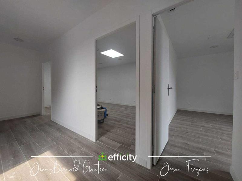 Bureau - 587 m² - 17 pièces