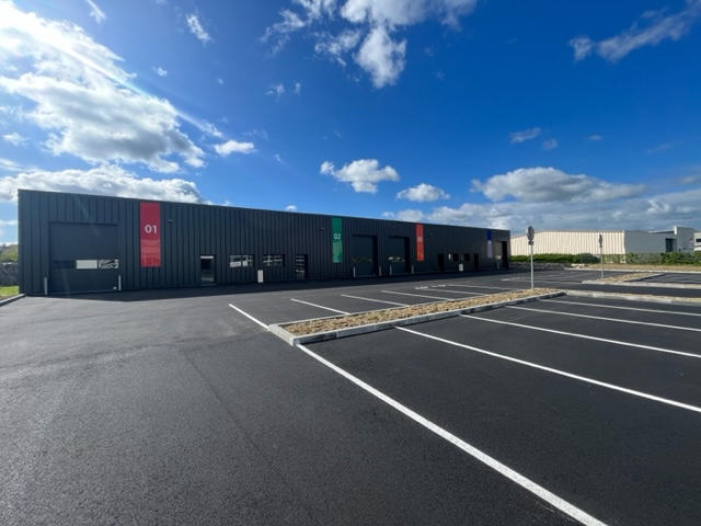 Local d'activité / Entrepôt - 250 m²