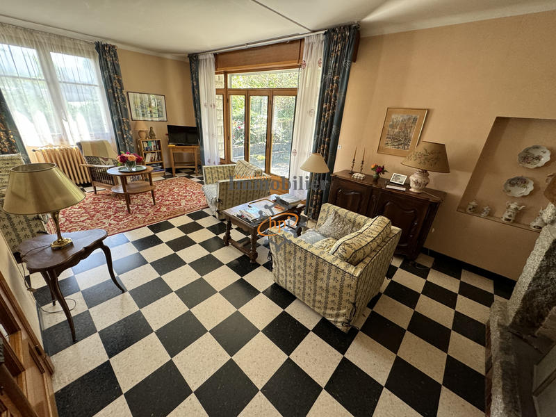 Maison - 170 m² - 8 pièces