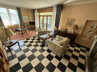 Maison - 170 m² - 8 pièces