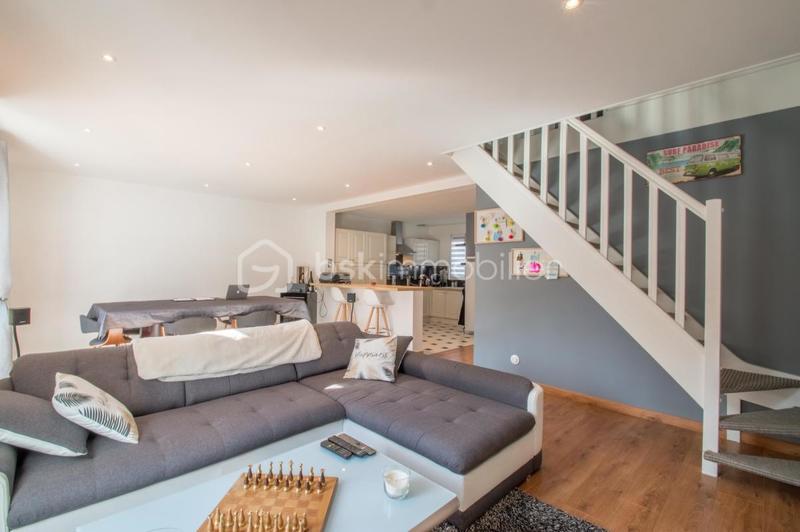 Maison - 94 m² - 6 pièces