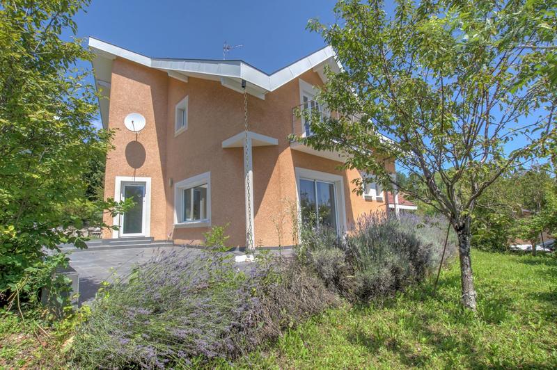 Maison - 190 m² - 6 pièces