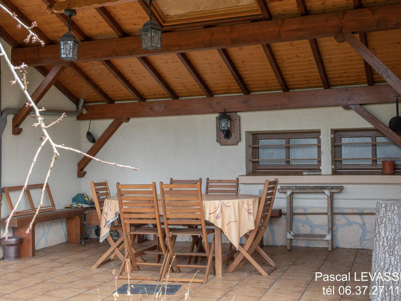 Maison - 208 m² - 10 pièces