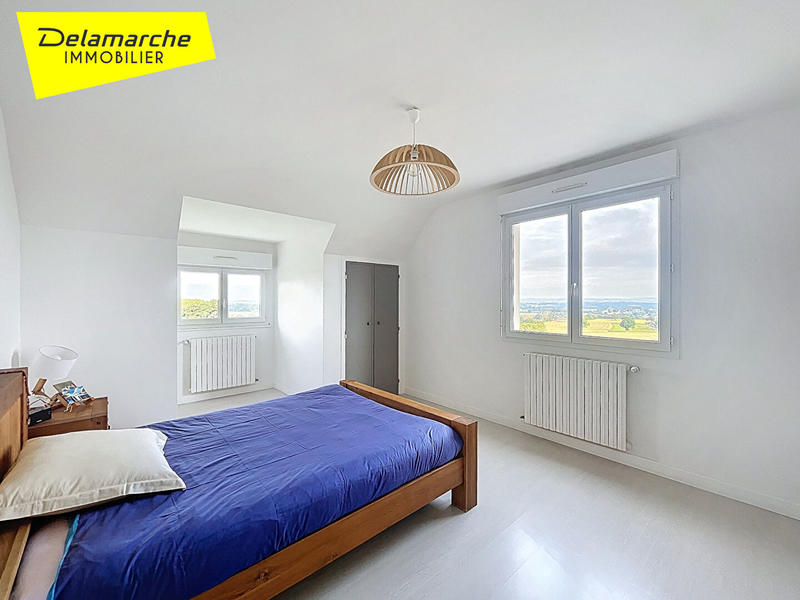 Maison - 220 m² - 8 pièces