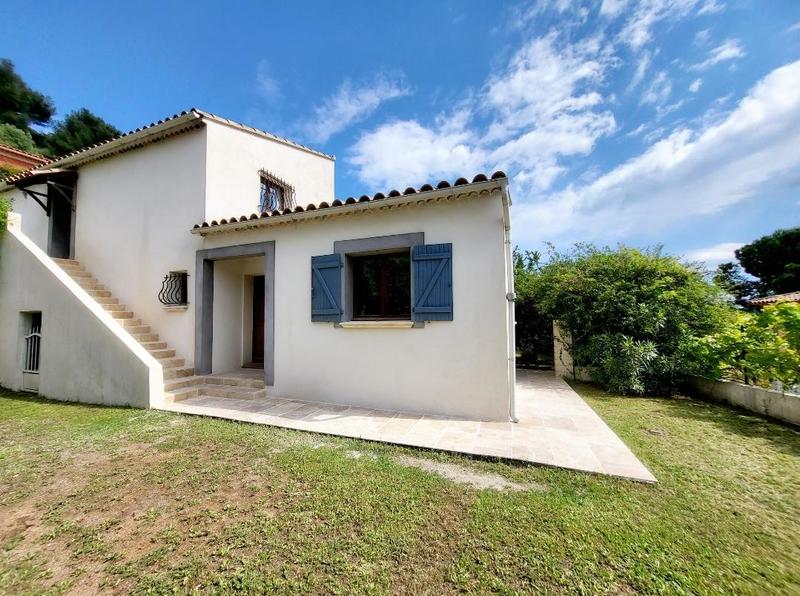 Maison traditionnelle - 172 m² - 6 pièces