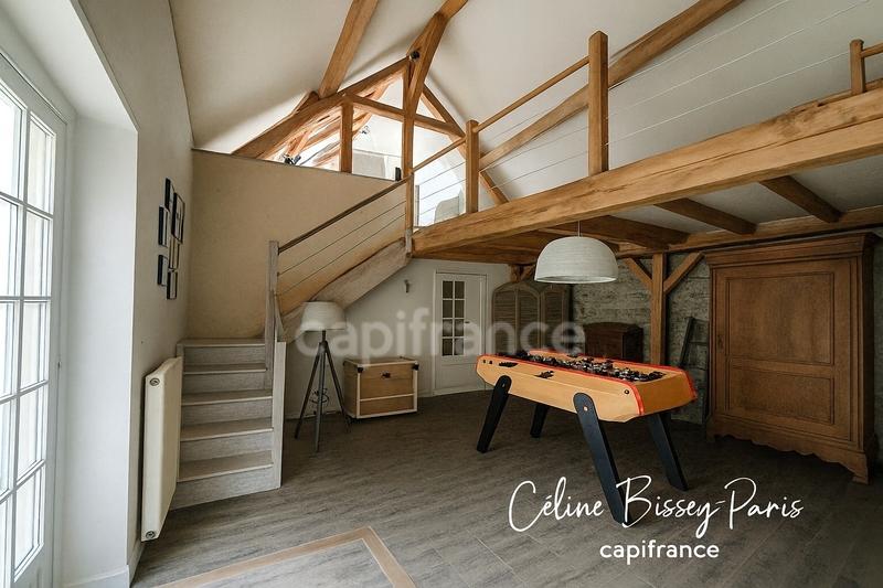 Maison - 256 m² - 6 pièces