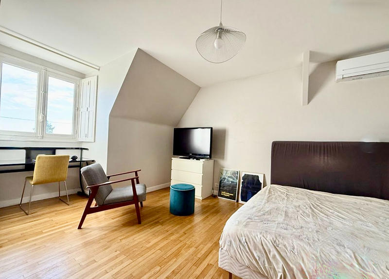 Maison - 200 m² - 8 pièces