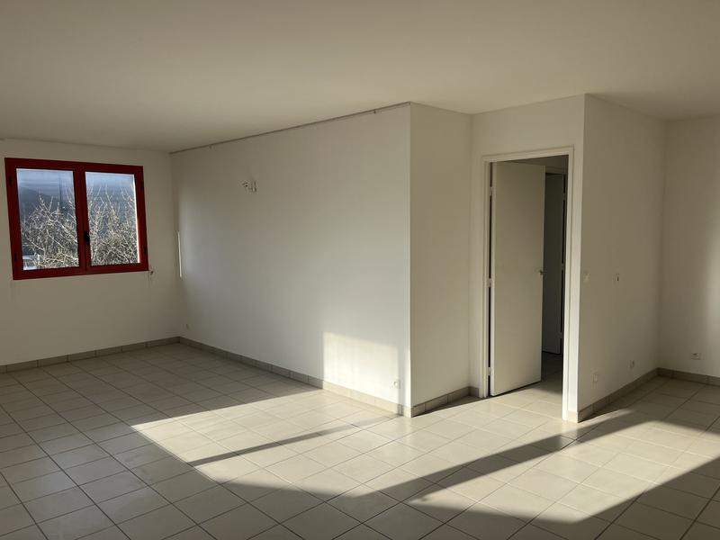 Local d'activités - 1 205 m²