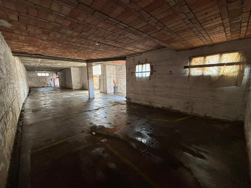 Parking / Garage - 255 m²