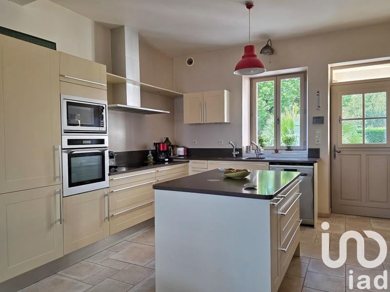 Maison - 380 m² - 12 pièces