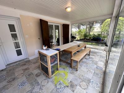 Propriété - 195 m² - 8 pièces