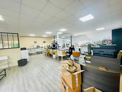 Local d'activités - 210 m²