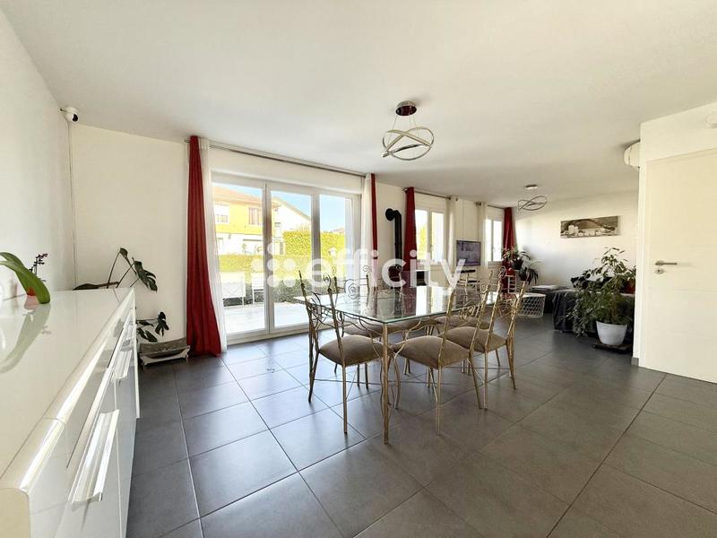 Pavillon - 121 m² - 6 pièces