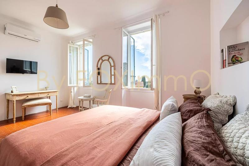 Maison de ville - 230 m² - 9 pièces