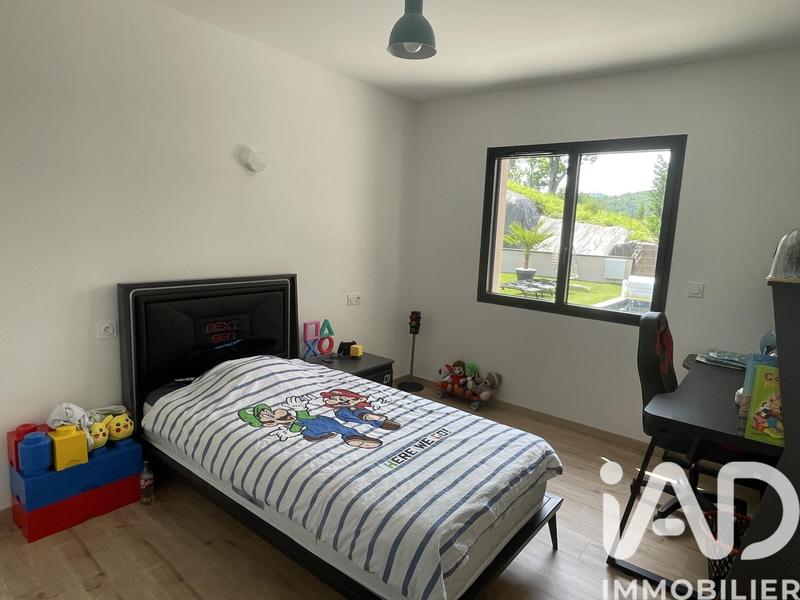 Maison - 243 m² - 7 pièces