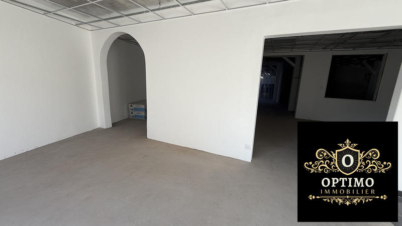 Fonds de commerce - Local commercial - 380 m²