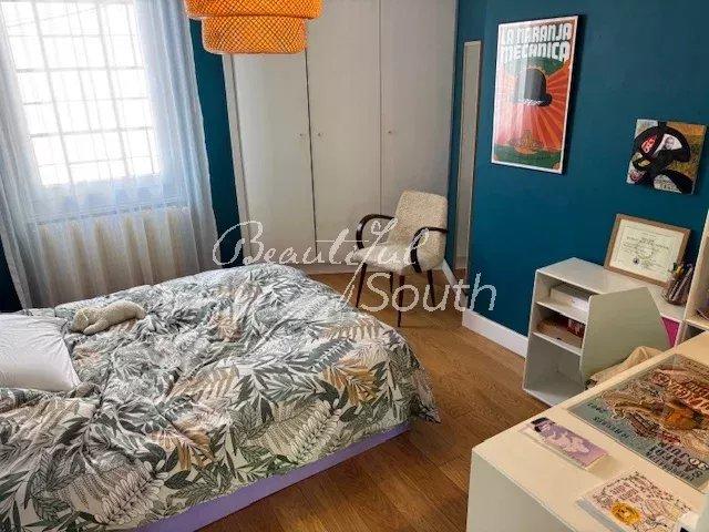 Maison de ville - 255 m² - 6 pièces