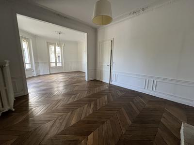 Maison - 226 m² - 6 pièces