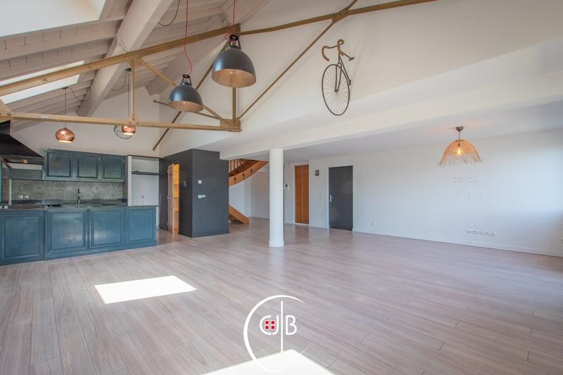 Appartement - 156 m² - 4 pièces