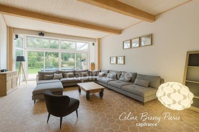 Maison - 256 m² - 6 pièces