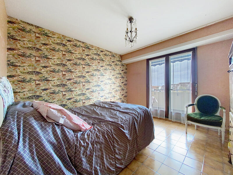 Appartement - 84 m² - 5 pièces