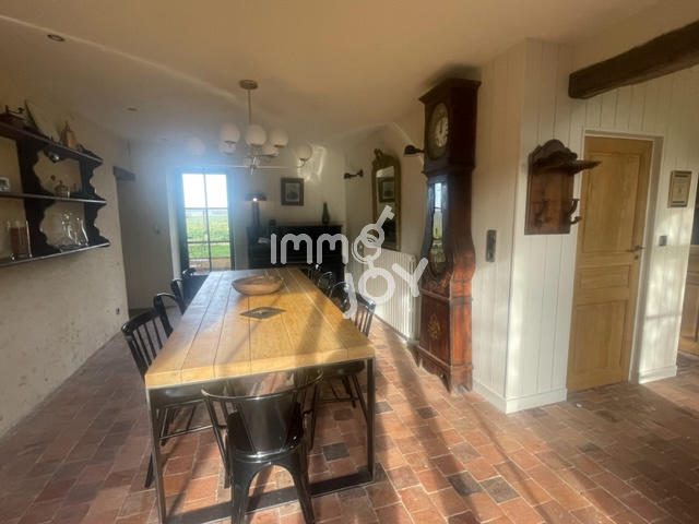 Propriété - 250 m² - 9 pièces