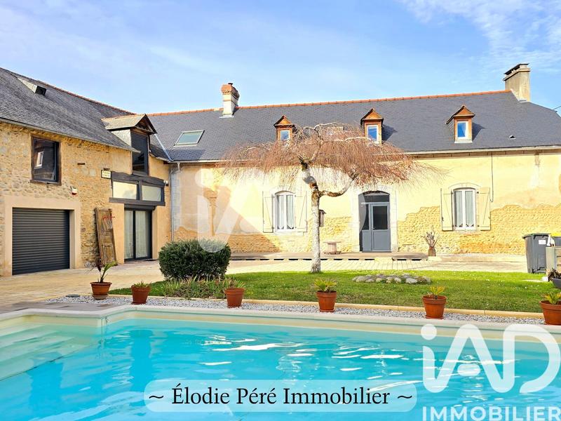 Maison - 300 m² - 10 pièces