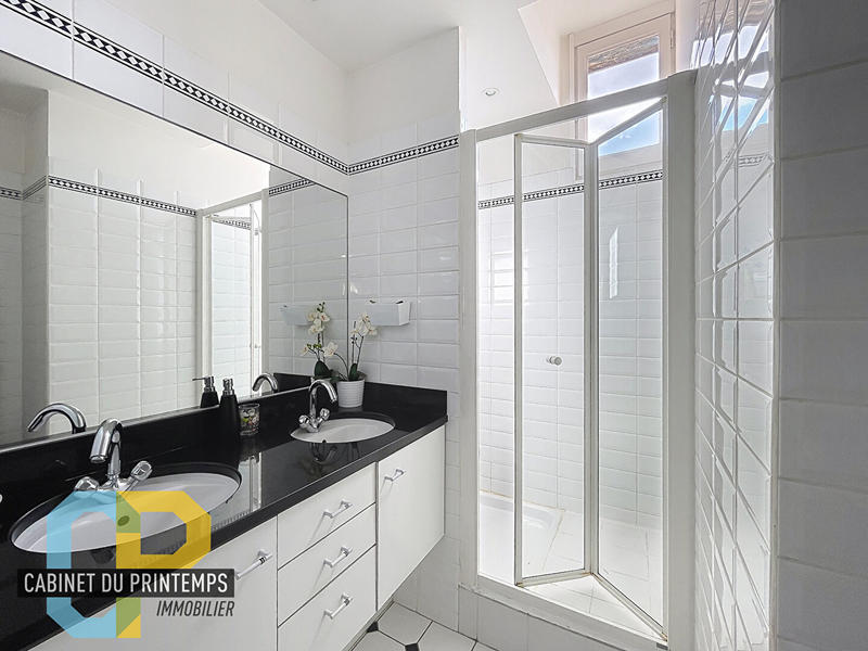 Maison - 199 m² - 8 pièces