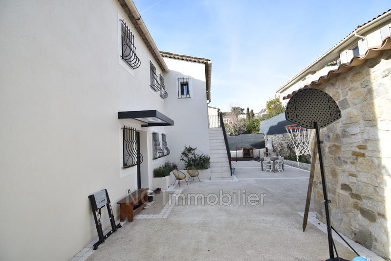 Maison - 205 m² - 7 pièces