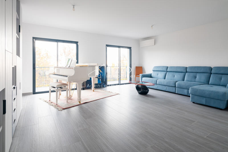 Villa - 290 m² - 6 pièces