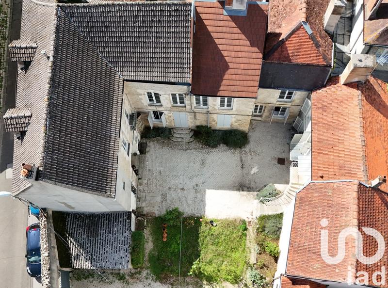 Maison - 360 m² - 17 pièces