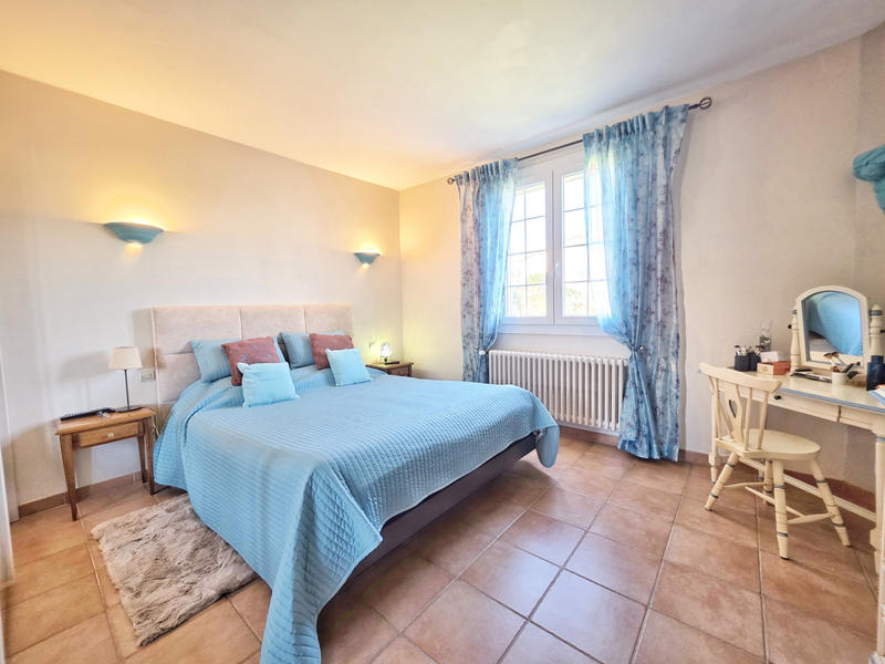 Villa - 141 m² - 6 pièces