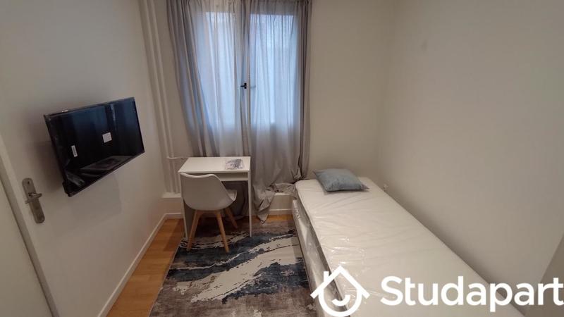 Chambre - 13 m² - 1 pièce