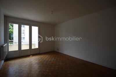 Appartement - 75 m² - 5 pièces