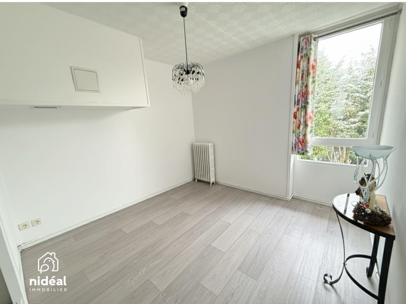 Appartement - 80 m² - 5 pièces