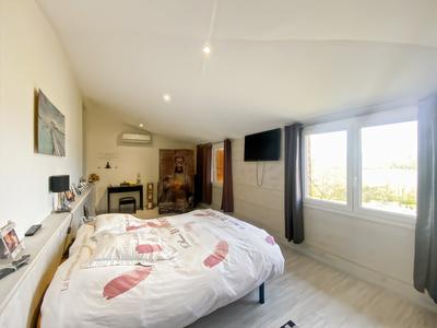 Maison - 180 m² - 6 pièces