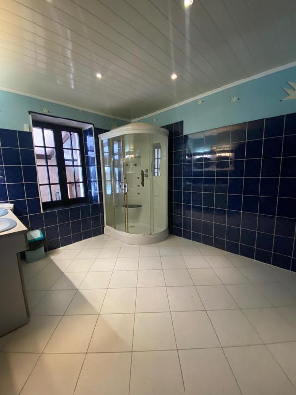 Maison - 275 m² - 7 pièces