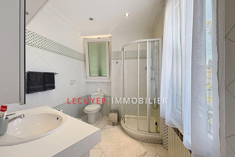 Maison - 153 m² - 7 pièces